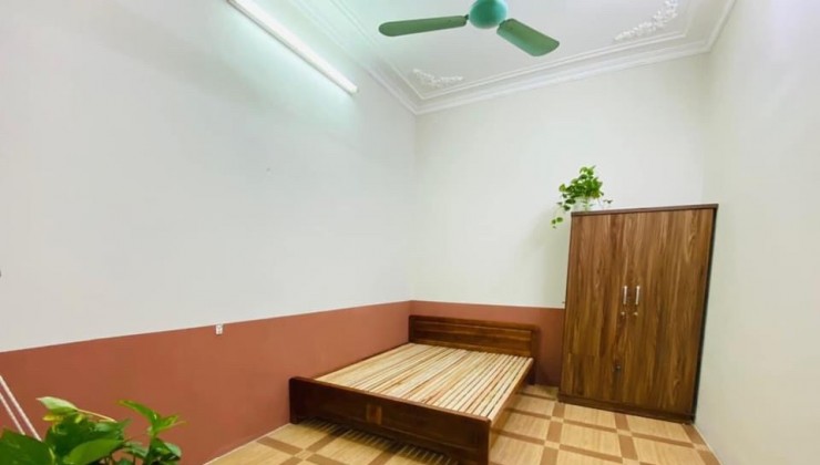 Cho thuê nhà khu phân lô Hoàng Ngọc Phách - Đống đa - 50m - 5 tầng - 18 triệu - KD, VP, ở GĐ, nhóm, Kho